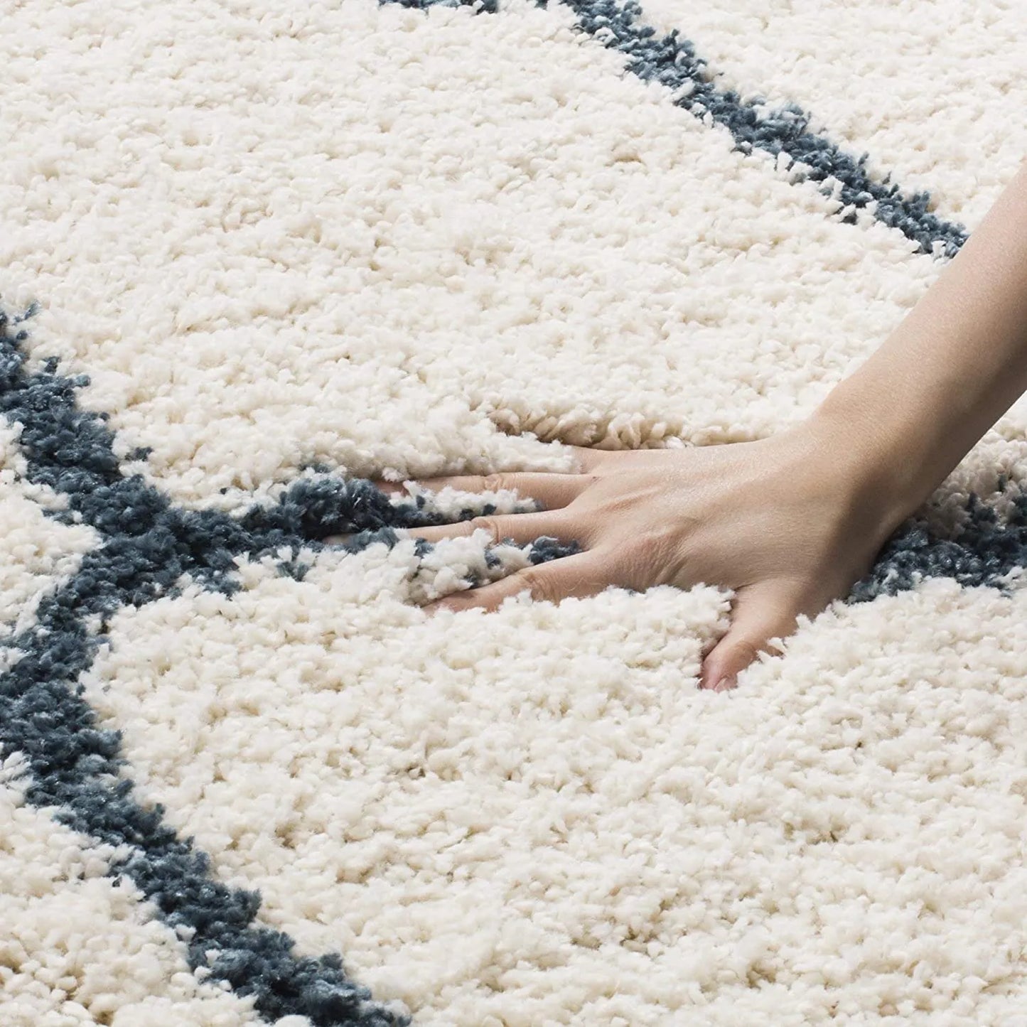 Avioni Home Atlas Collection – Microfiber Moroccan Style Lattice Carpets – Cream & Grey