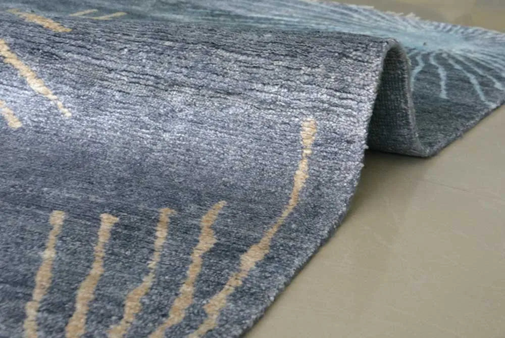 Gift for Generations by Avioni Home – Hand Knotted Premium Kashmiri Silk Grayish-Blue