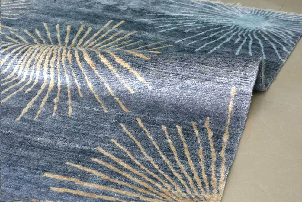 Gift for Generations by Avioni Home – Hand Knotted Premium Kashmiri Silk Grayish-Blue