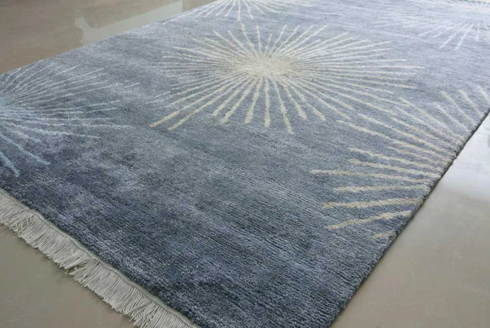 Gift for Generations by Avioni Home – Hand Knotted Premium Kashmiri Silk Grayish-Blue