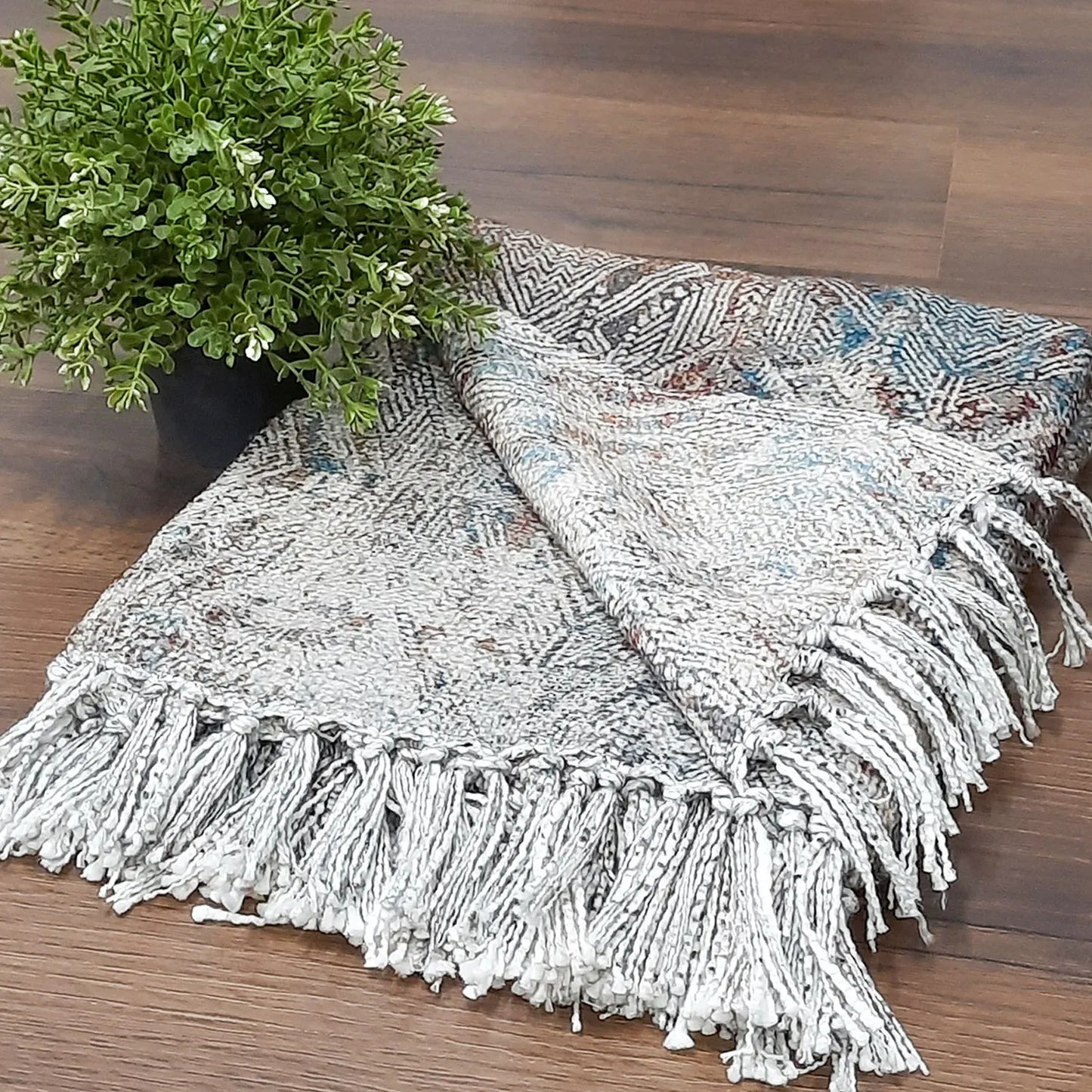 Avioni Home Beautiful Soft Sofa Throw | Abstract Modern Design | Virgin Premium Polyester Slub Handloom Sofa Throw