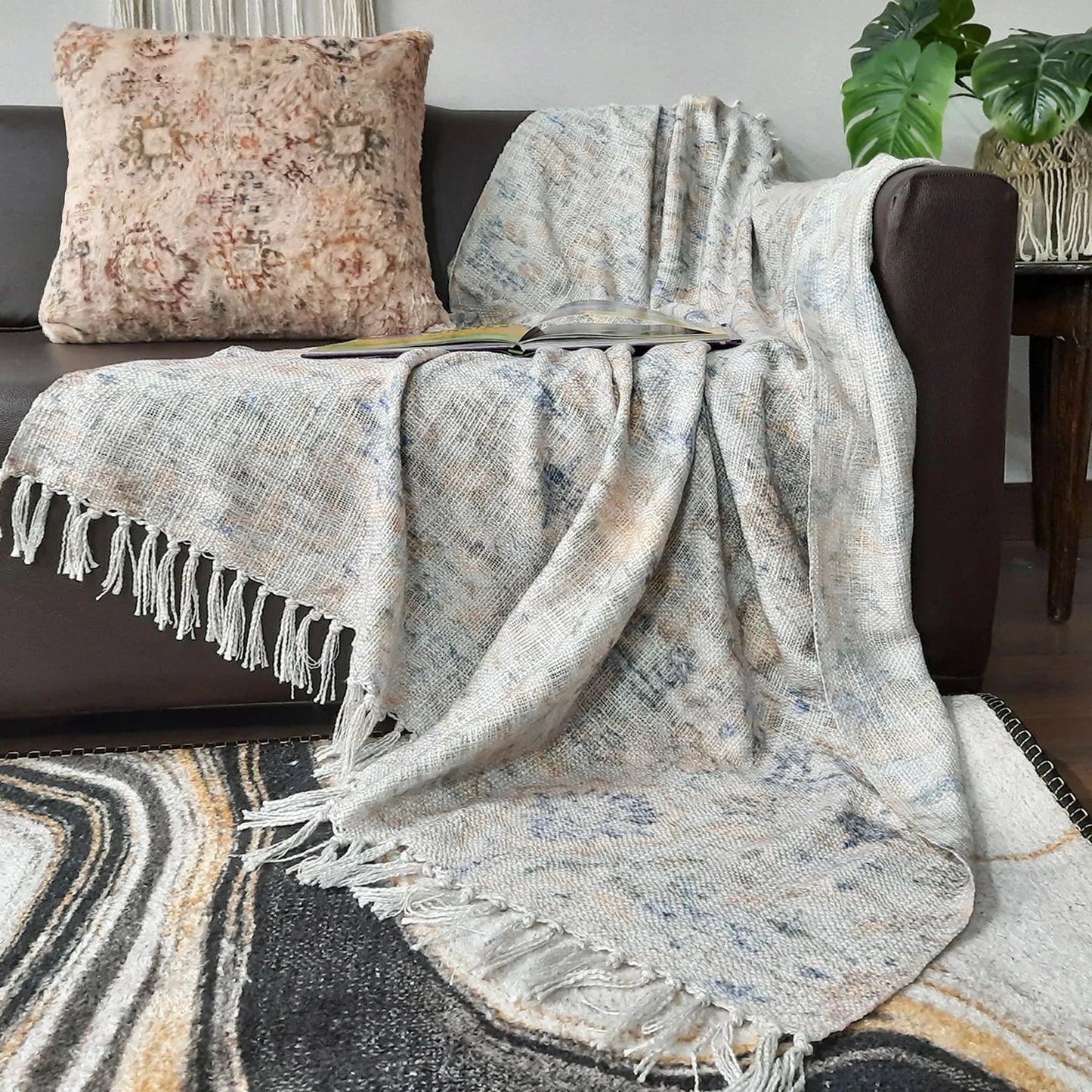 Avioni Home Beautiful Soft Sofa Throw | Abstract Modern Design | Virgin Premium Polyester Slub Handloom Sofa Throw