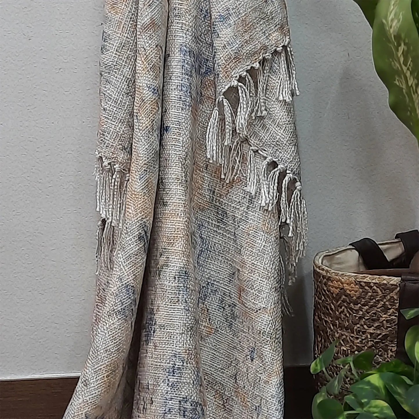 Avioni Home Beautiful Soft Sofa Throw | Abstract Modern Design | Virgin Premium Polyester Slub Handloom Sofa Throw