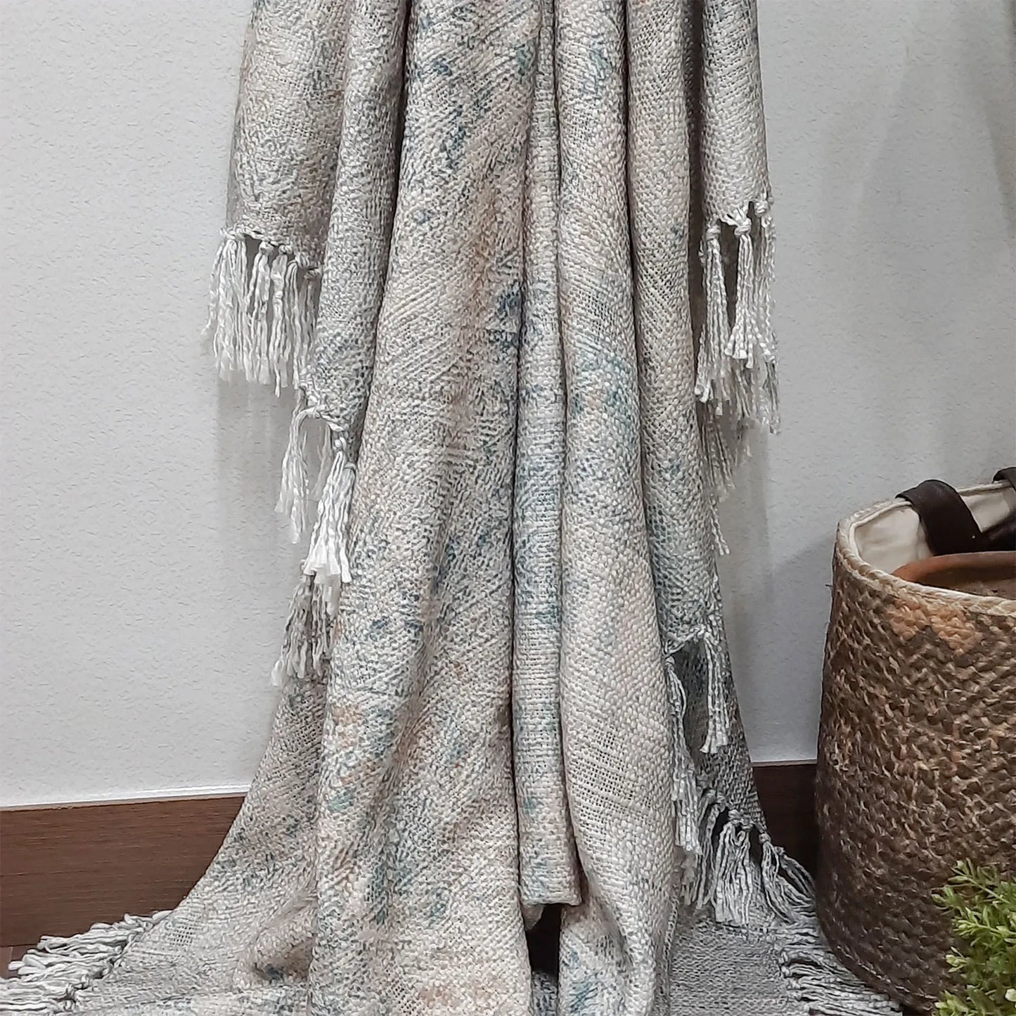 Avioni Home Beautiful Soft Sofa Throw | Modern Design | Virgin Premium Polyester Slub Handloom Sofa Throw