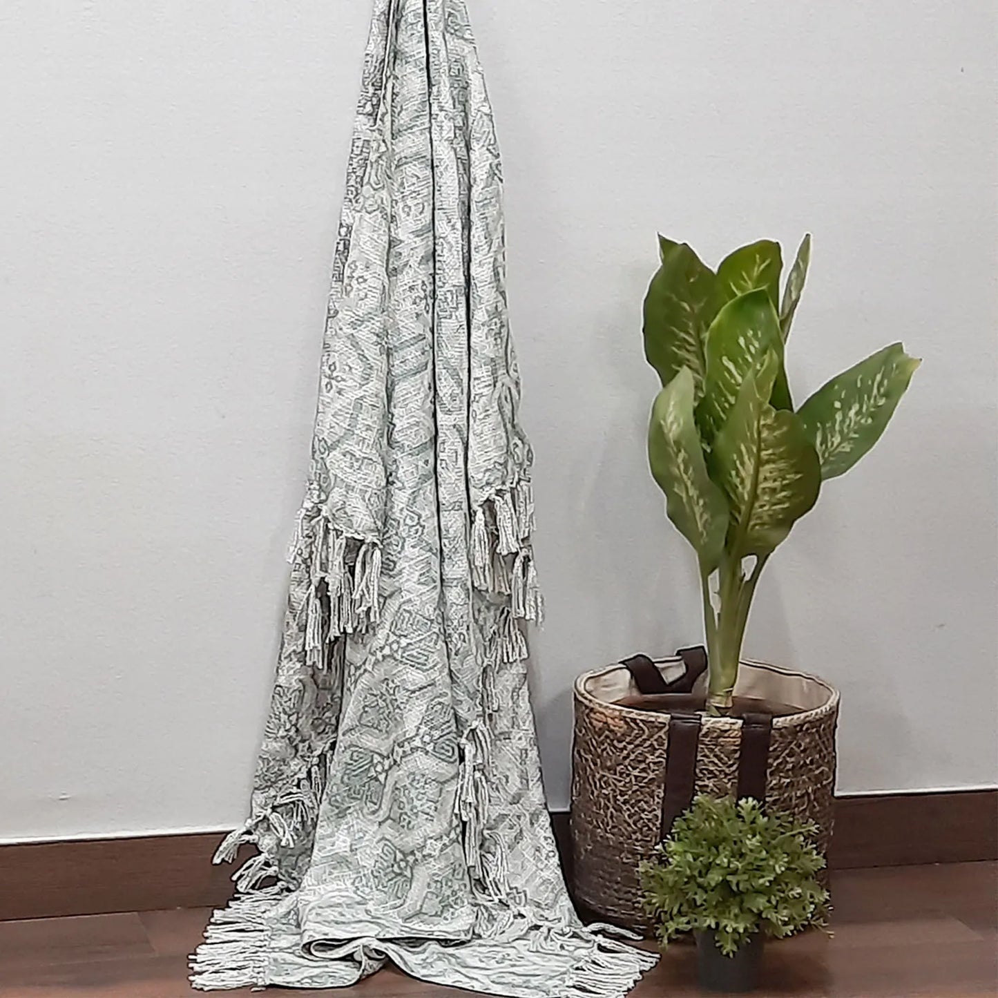 Avioni Home Beautiful Sofa Throw to Add Flair to Your Living Room: Green and Grey Double Design Virgin Premium Polyester Slub Soft Sofa Throw