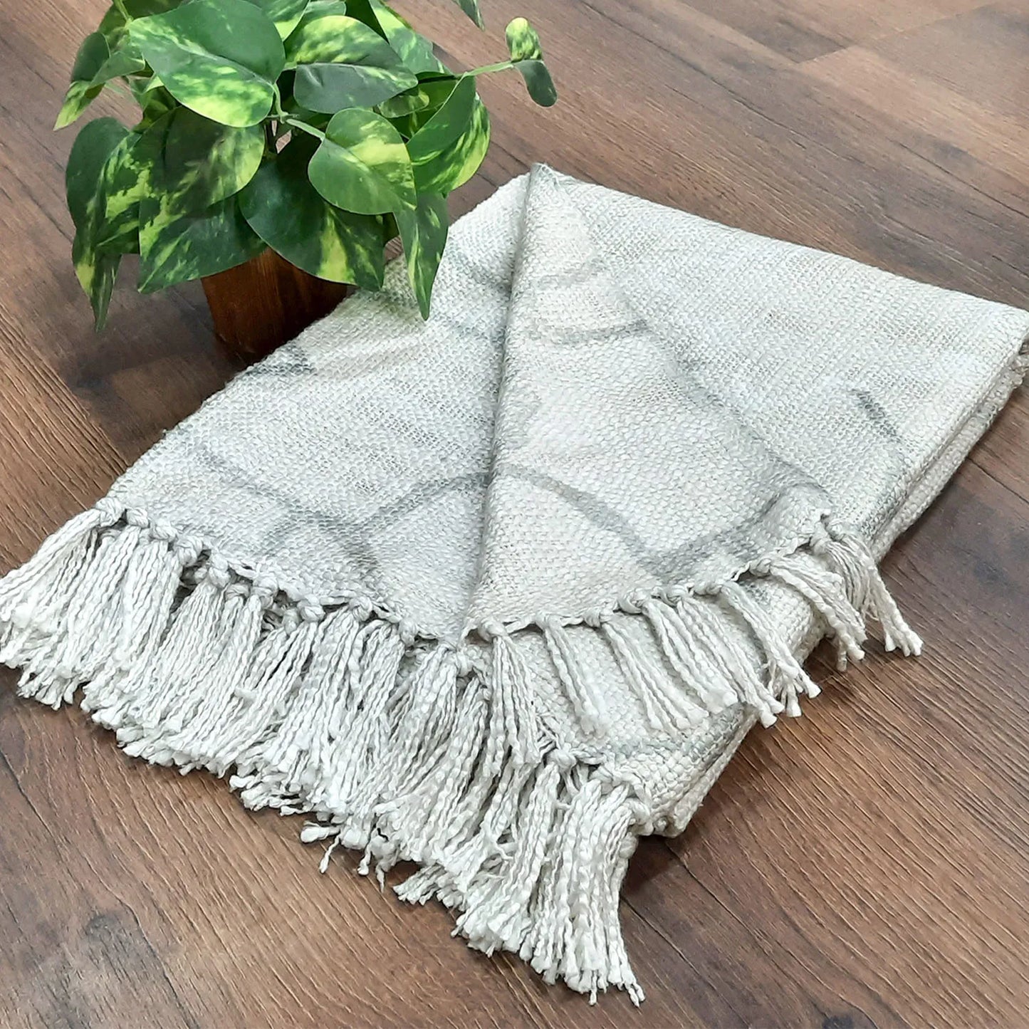 Avioni Home Beautiful Soft Sofa Throw | A must add to your living room | Modern Design Virgin Premium Polyester Slub Handloom Sofa Throw