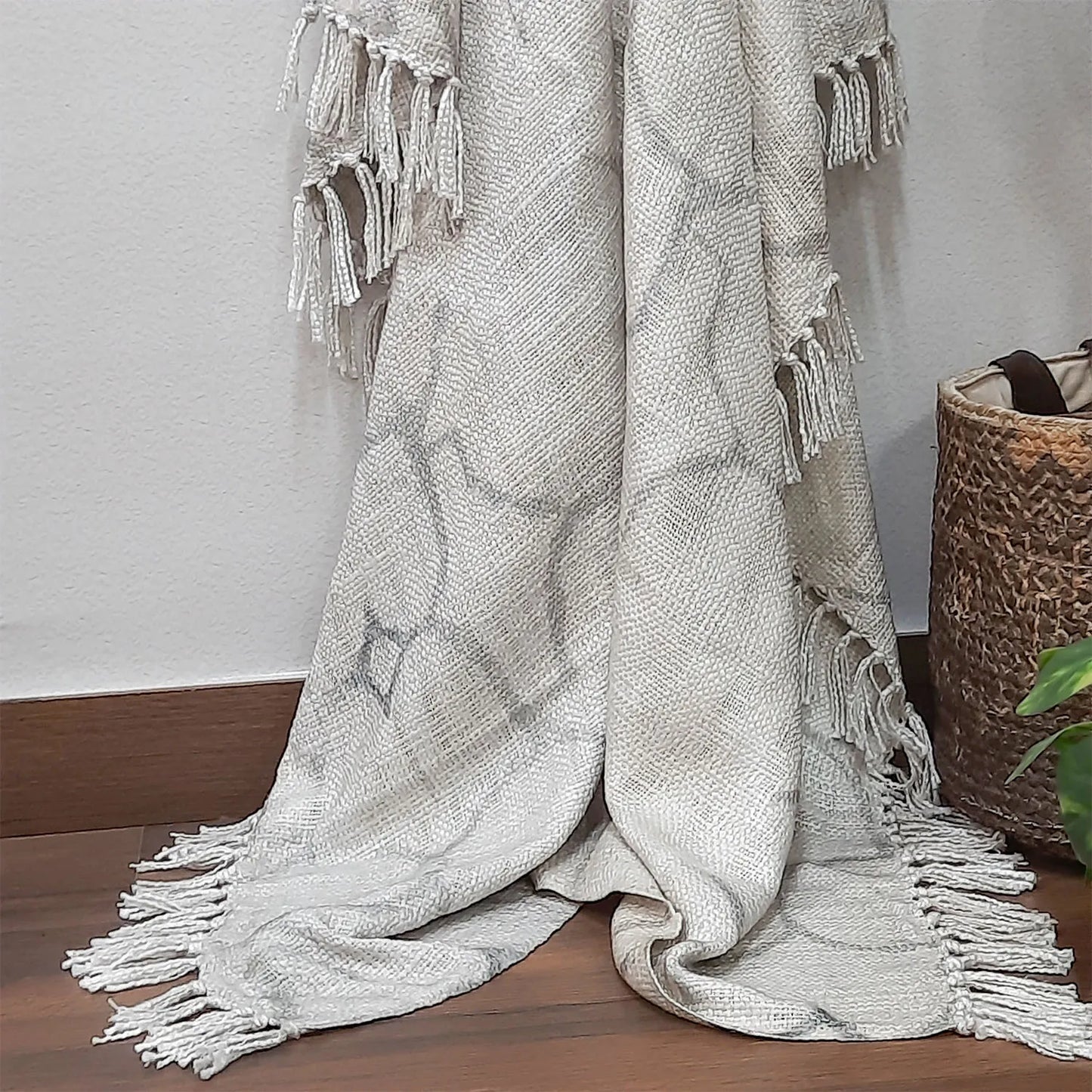 Avioni Home Beautiful Soft Sofa Throw | A must add to your living room | Modern Design Virgin Premium Polyester Slub Handloom Sofa Throw