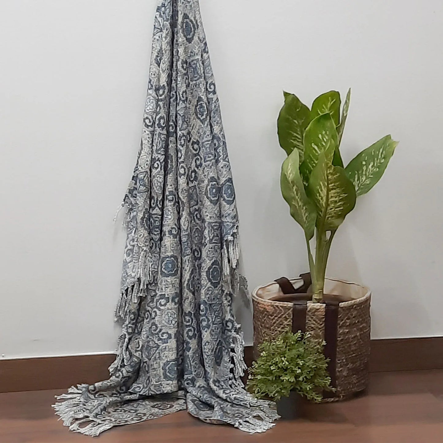 Avioni Home Beautiful Soft Sofa Throw | A must add to your living room | Traditional Double Design Virgin Premium Polyester Slub Handloom Sofa Throw
