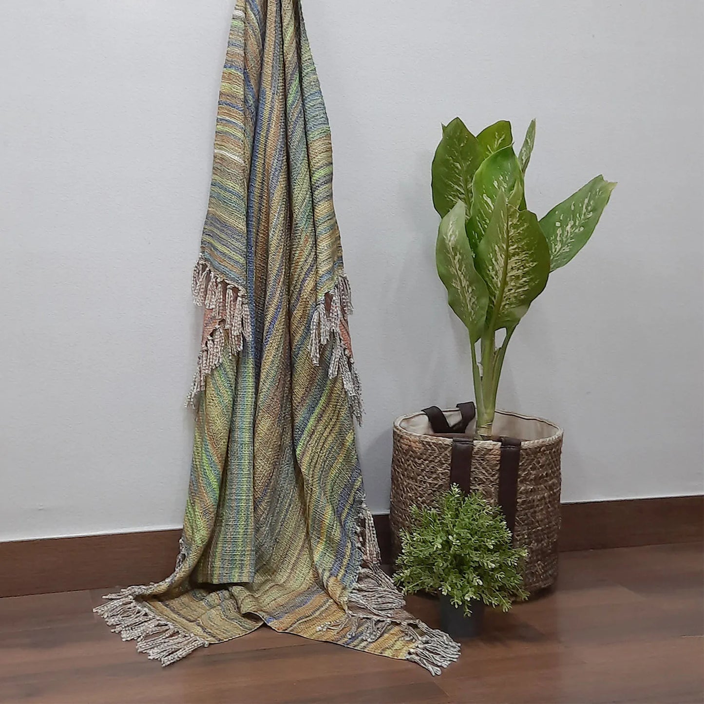Avioni Home Beautiful Soft Sofa Throw | Double Design | Virgin Premium Polyester Slub Handloom Sofa Throw