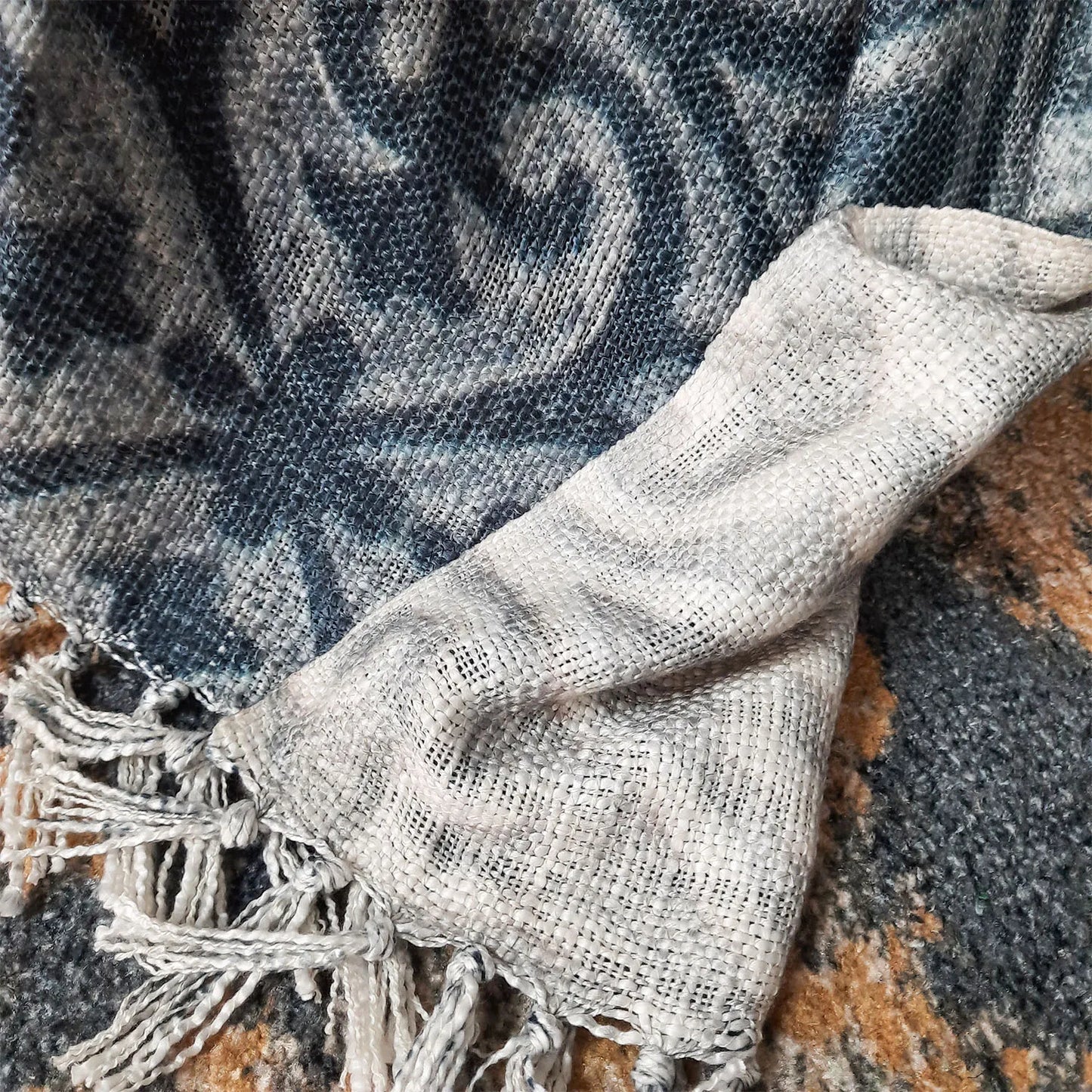 Avioni Home Beautiful Soft Sofa Throw | Grey & White Double Side Design | Virgin Premium Polyester Slub Handloom Sofa Throw