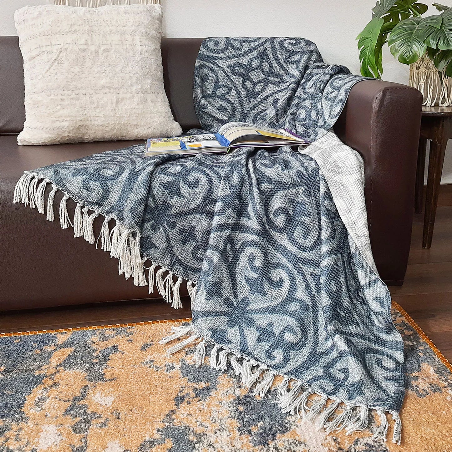 Avioni Home Beautiful Soft Sofa Throw | Grey & White Double Side Design | Virgin Premium Polyester Slub Handloom Sofa Throw