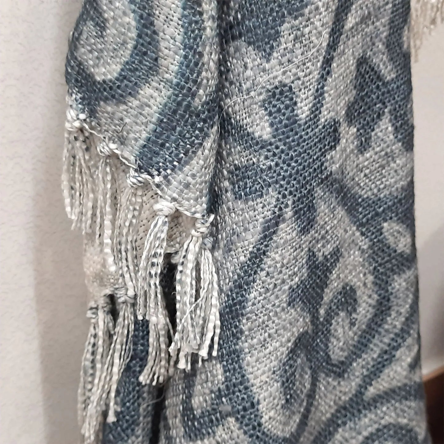 Avioni Home Beautiful Soft Sofa Throw | Grey & White Double Side Design | Virgin Premium Polyester Slub Handloom Sofa Throw