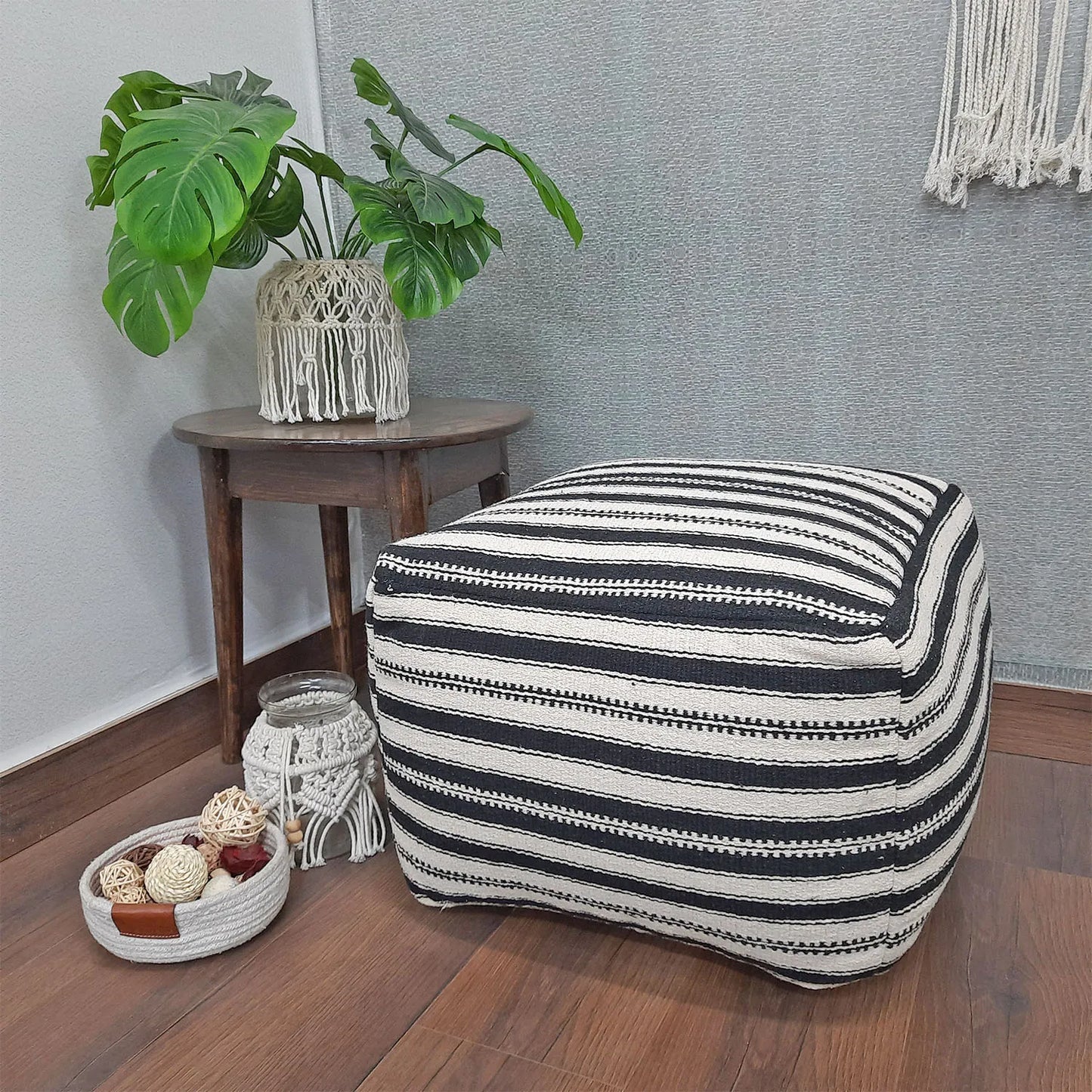 Avioni Home Boho Collection – Boho Pouf Dhurrie Covered – Black & White