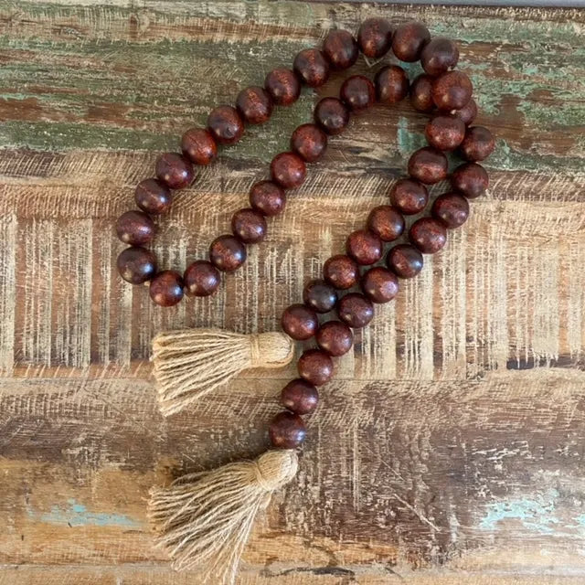 Avioni Home Boho Collection – Hand Made Fringed Garland With Brown Wooden Beads – 112 cm