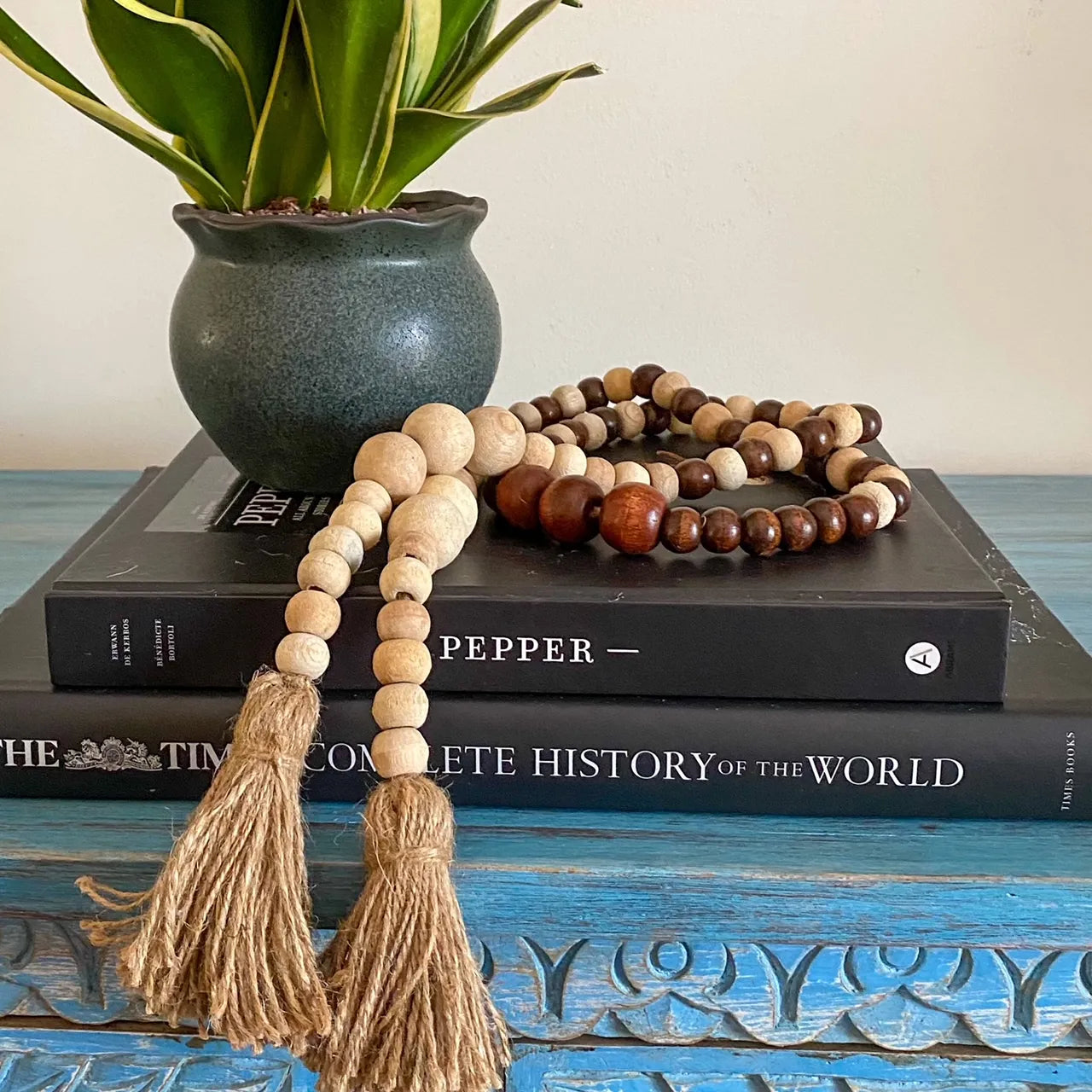 Avioni Home Boho Collection – Handmade Jute Fringed Garland With Wooden Beads Mixed Color – 112 cm