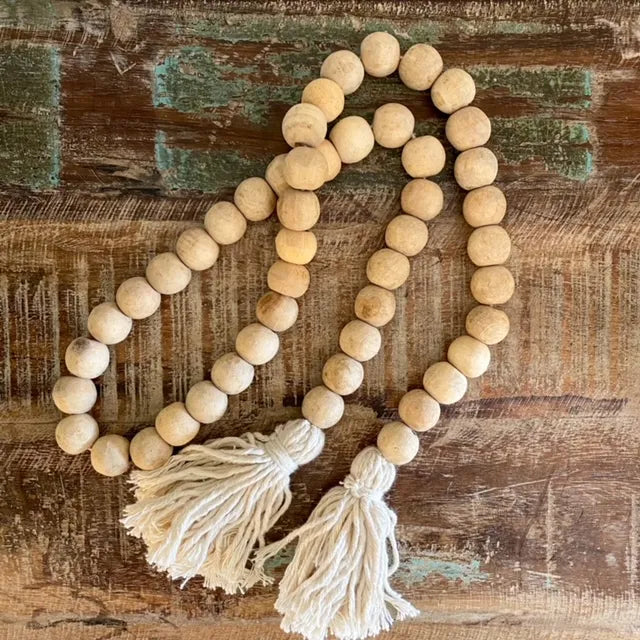 Avioni Home Boho Collection – Hand Made Fringed Garland With Natural Wood Beads – 112 cm