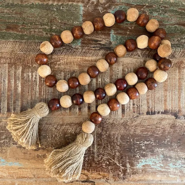 Avioni Home – Handmade Wood Bead Garland with Jute Fringes – 112 cm