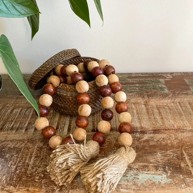 Avioni Home – Handmade Wood Bead Garland with Jute Fringes – 112 cm