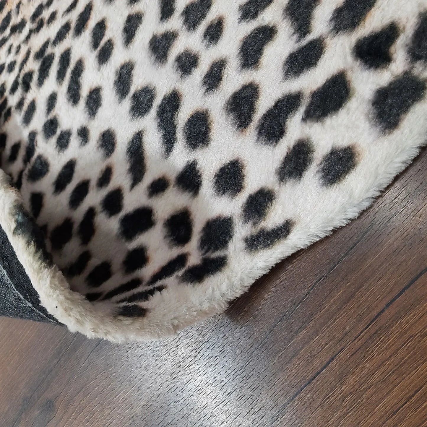 Avioni Home Faux Exotic Animal Area Rug | Snow Leopard Print