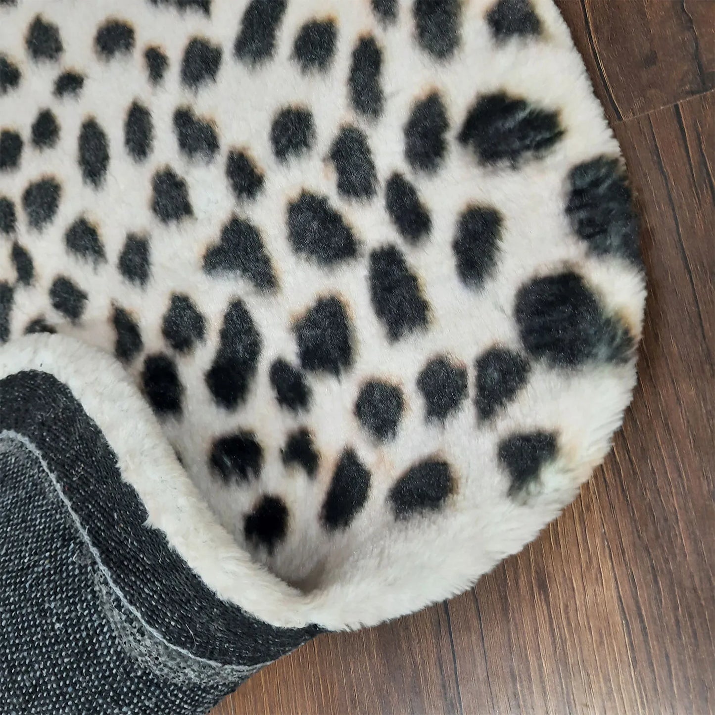 Avioni Home Faux Exotic Animal Area Rug | Snow Leopard Print