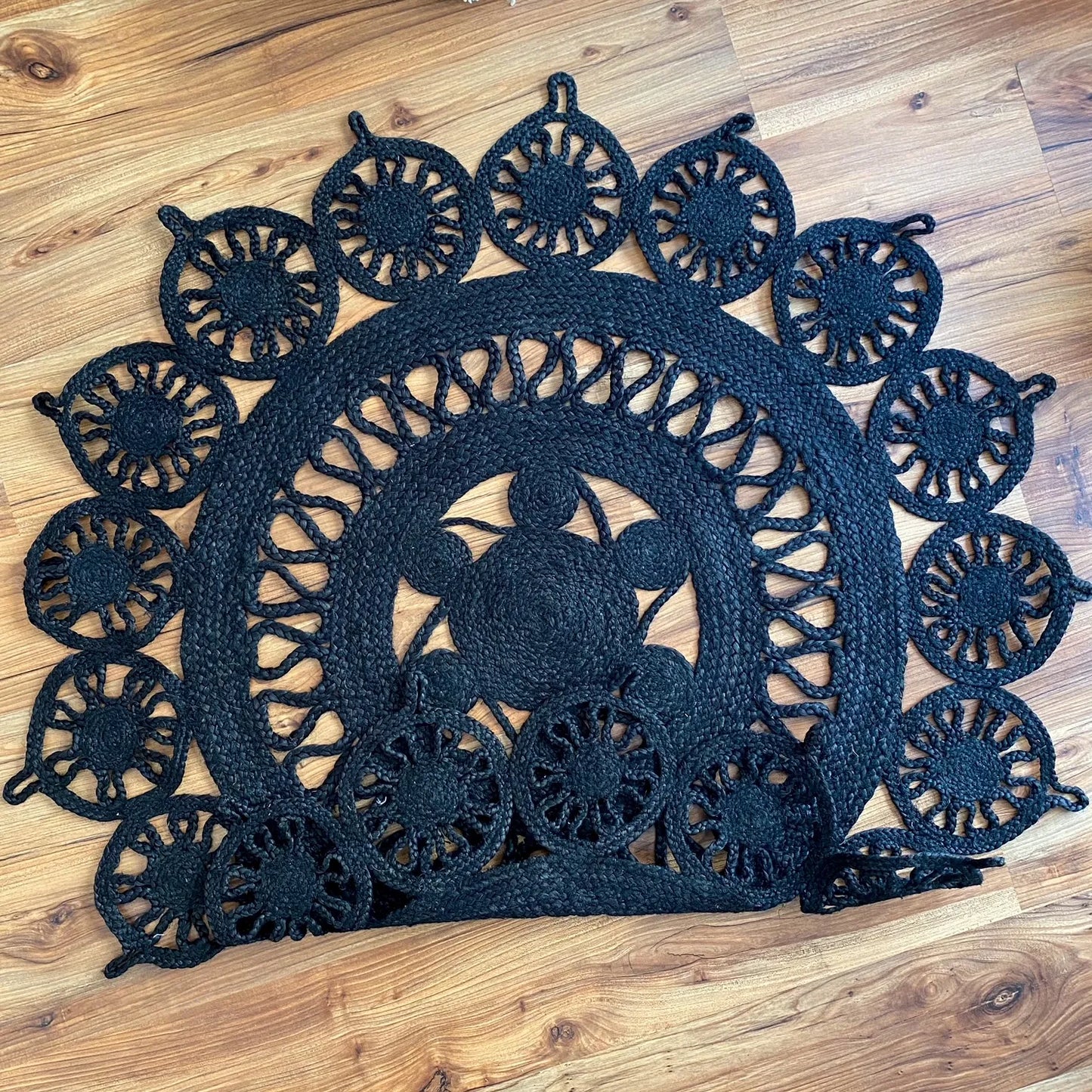 Avioni Home Contemporary Collection – Eco-friendly Black Dyed Natural Jute Handmade Braided Area Rug – Temple Design