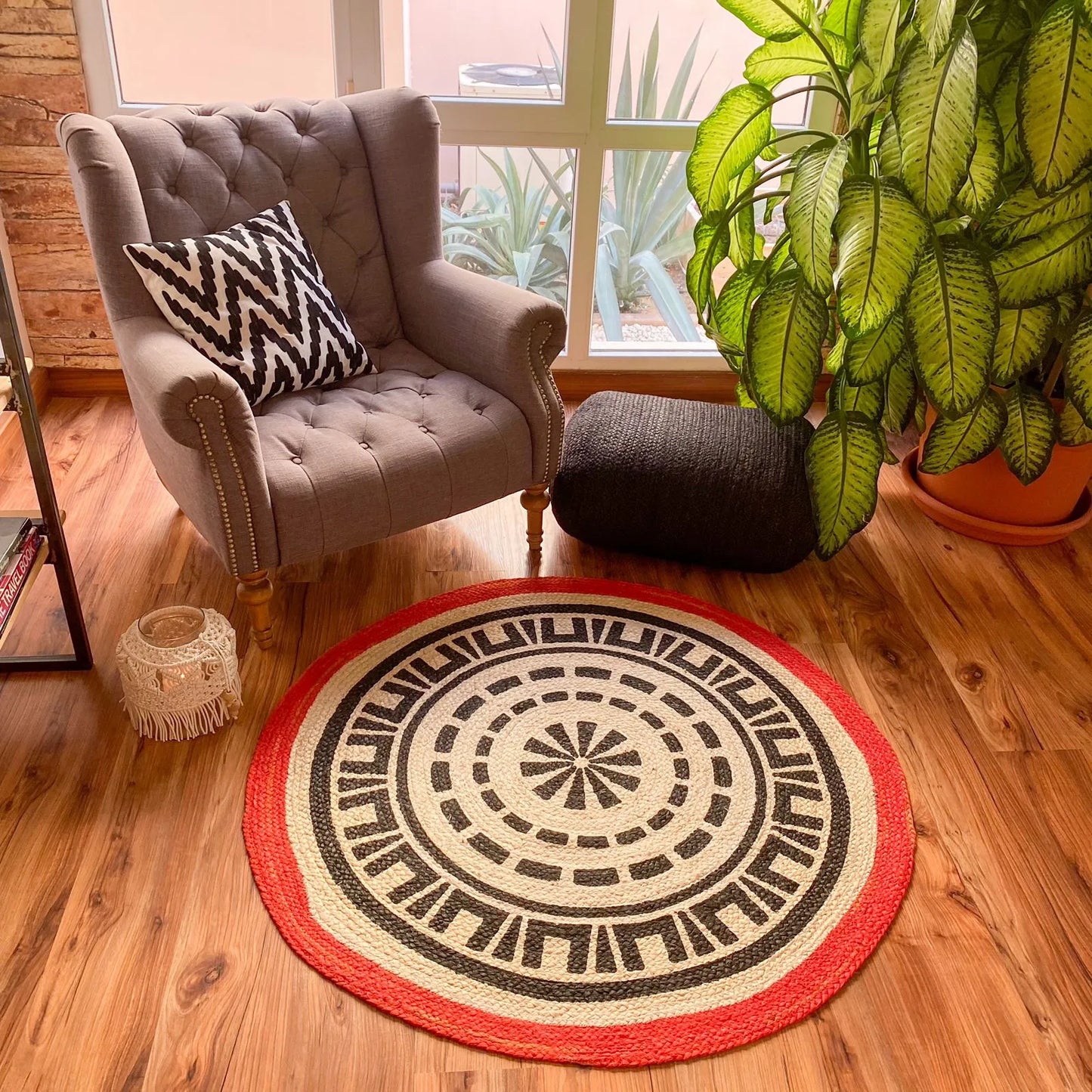 Avioni Home Eco Collection – Tribal Printed Jute Round – Red & Black