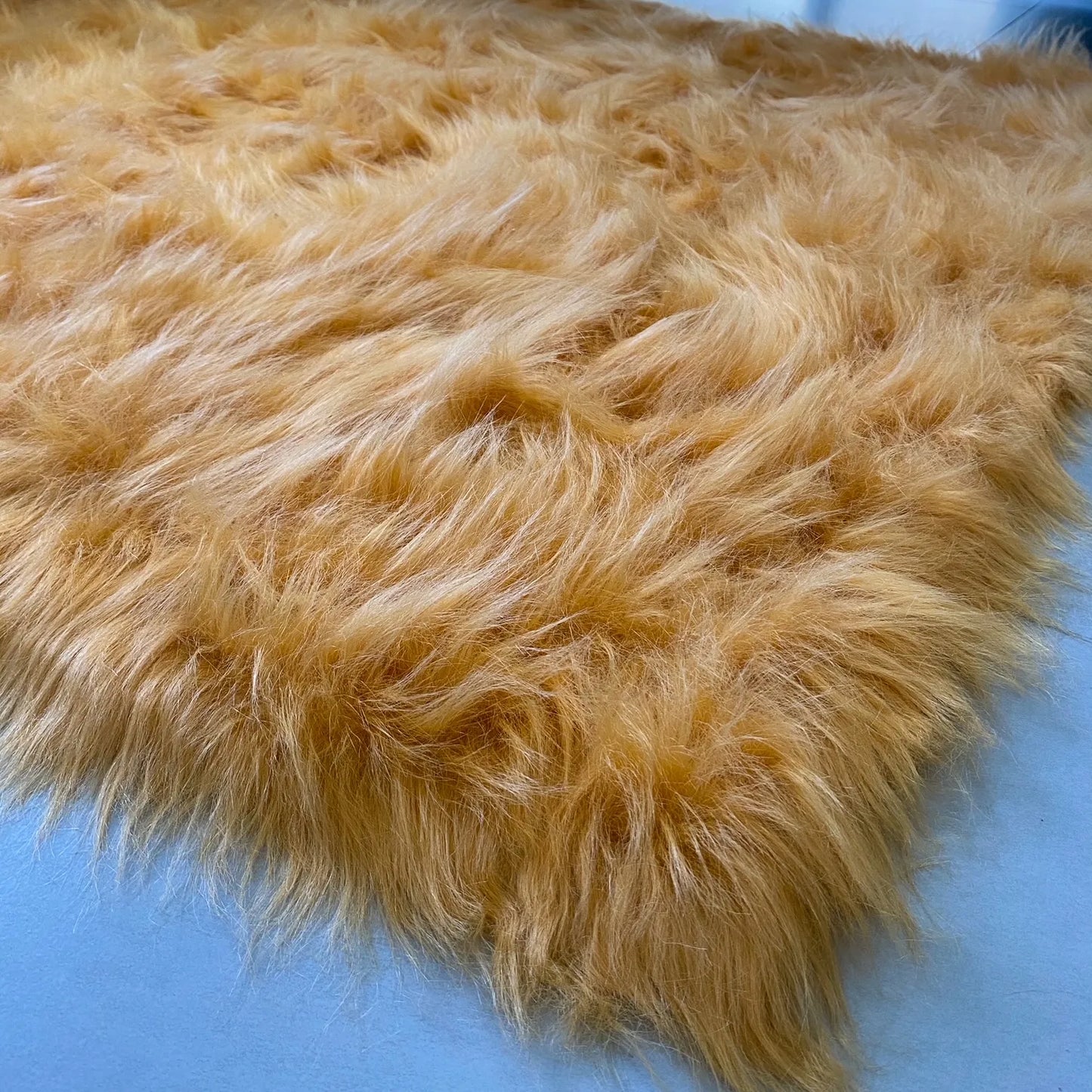 Avioni Home Premium Long Fur Rug – Soft, Shaggy & Fluffy Carpet – Golden Brown