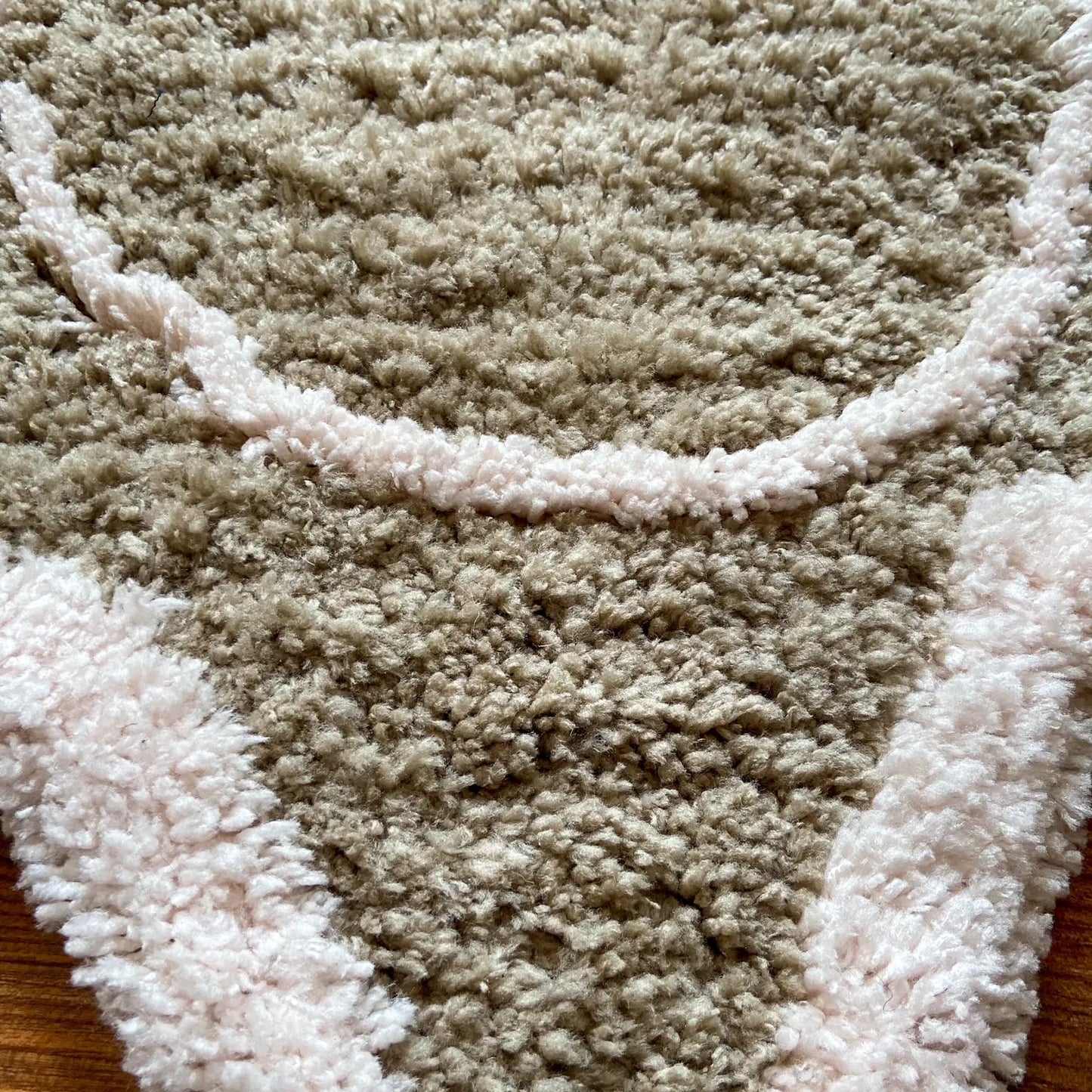 Avioni Home Kids Carpet Collection – Shaggy Smiling Star