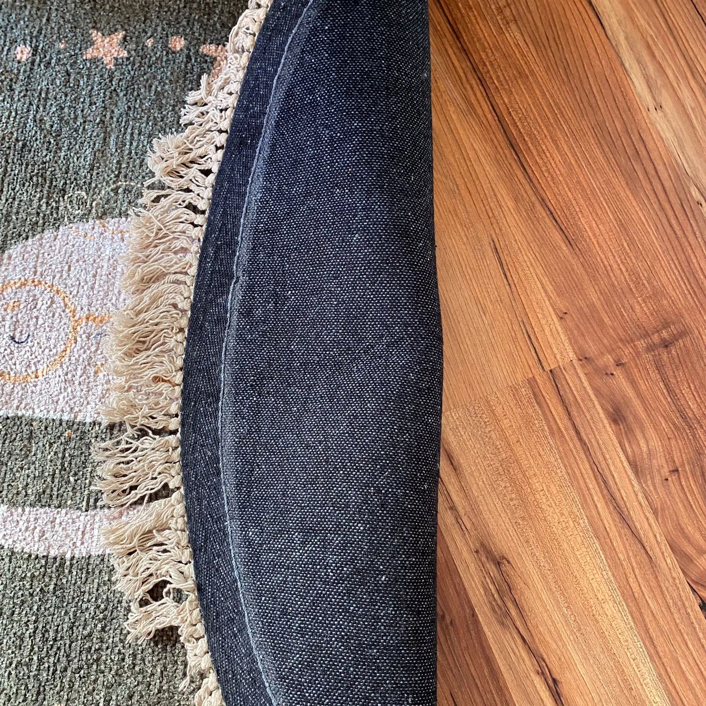 Avioni Home Kids Faux Silk Carpet – Magic Series – Contemporary Round Rug – “You are something magical”