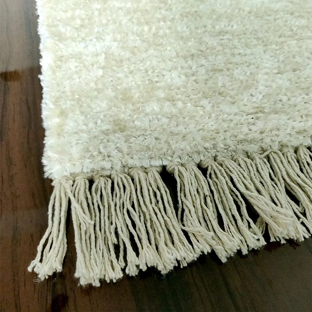 Avioni Home Neo Modern Collection – Luxury Faux Silk Home Carpet – Brown & White