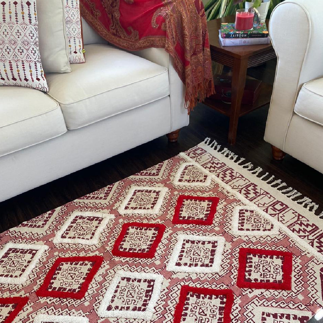 Avioni Home Boho Collection – Cotton Printed & Tufted Dhurrie / Rug – Red Diamonds