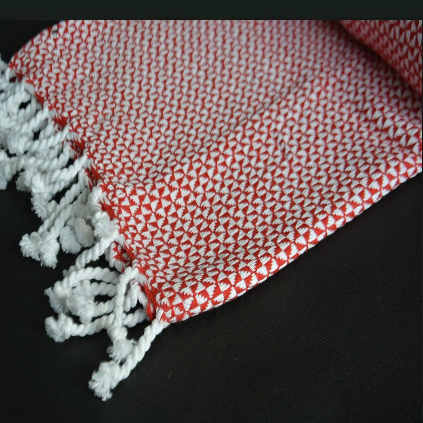 Avioni Home Premium 100% Cotton Sofa Throw / Blanket – Red & White Pattern