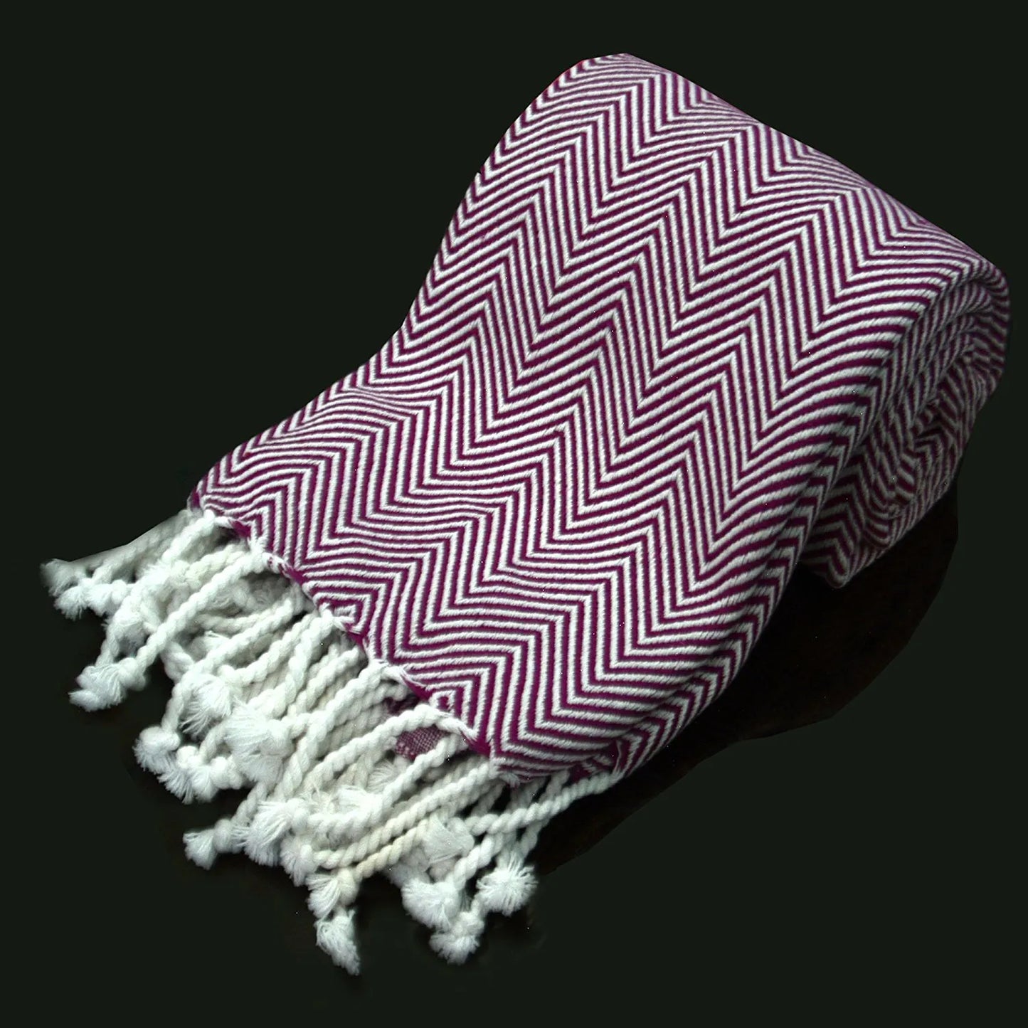 Avioni Home Premium 100% Cotton Sofa Throw / Blanket – Purple Chevron Pattern