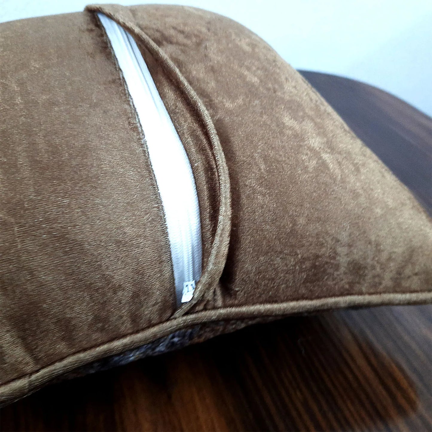 Cushion Cover with Filler – Beautiful Brown Abstract Design – 40cm x 40cm – Set of 2