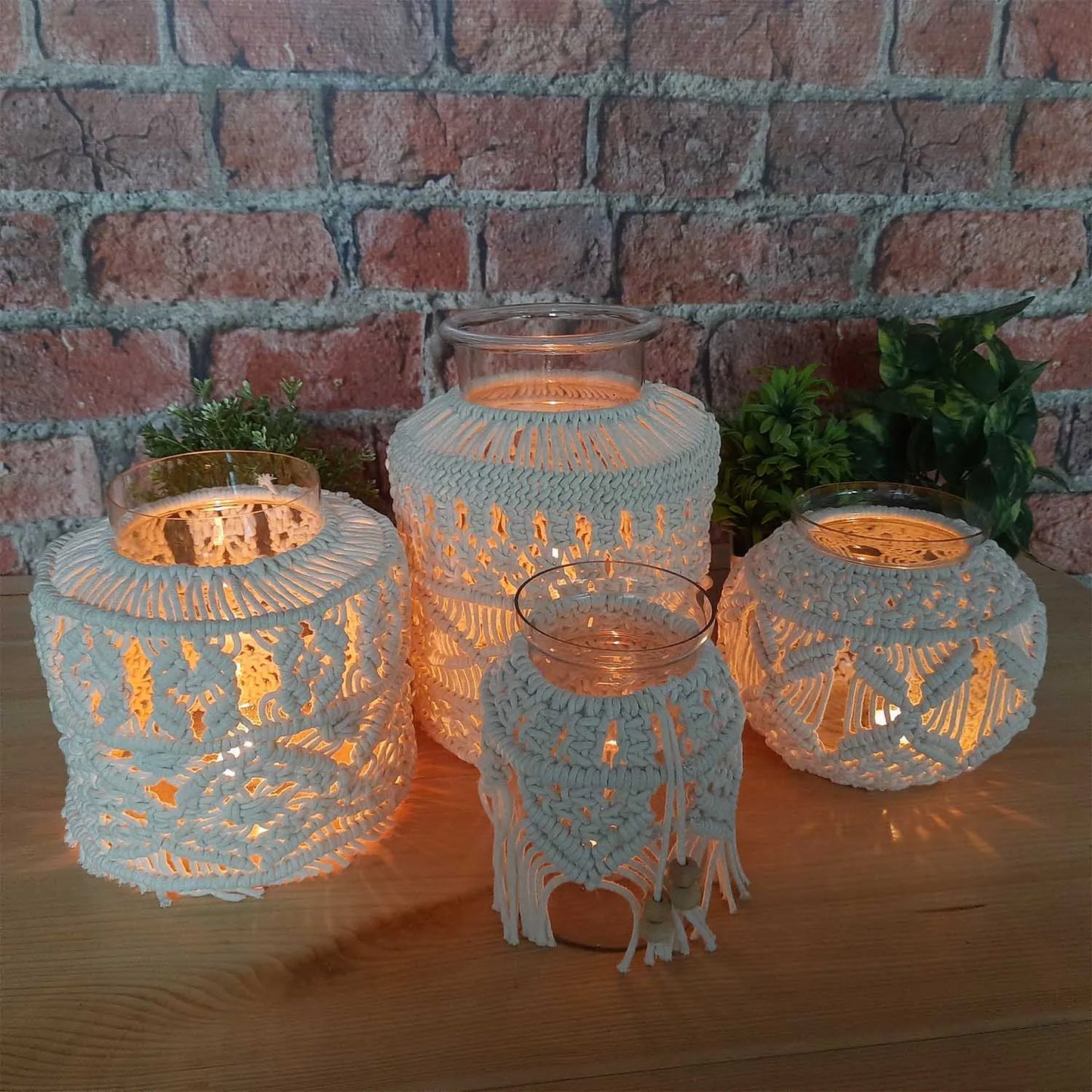 Avioni Home Boho Collection – Medium Glass Hurricane Jar With Hand-knitted Macramé Cover