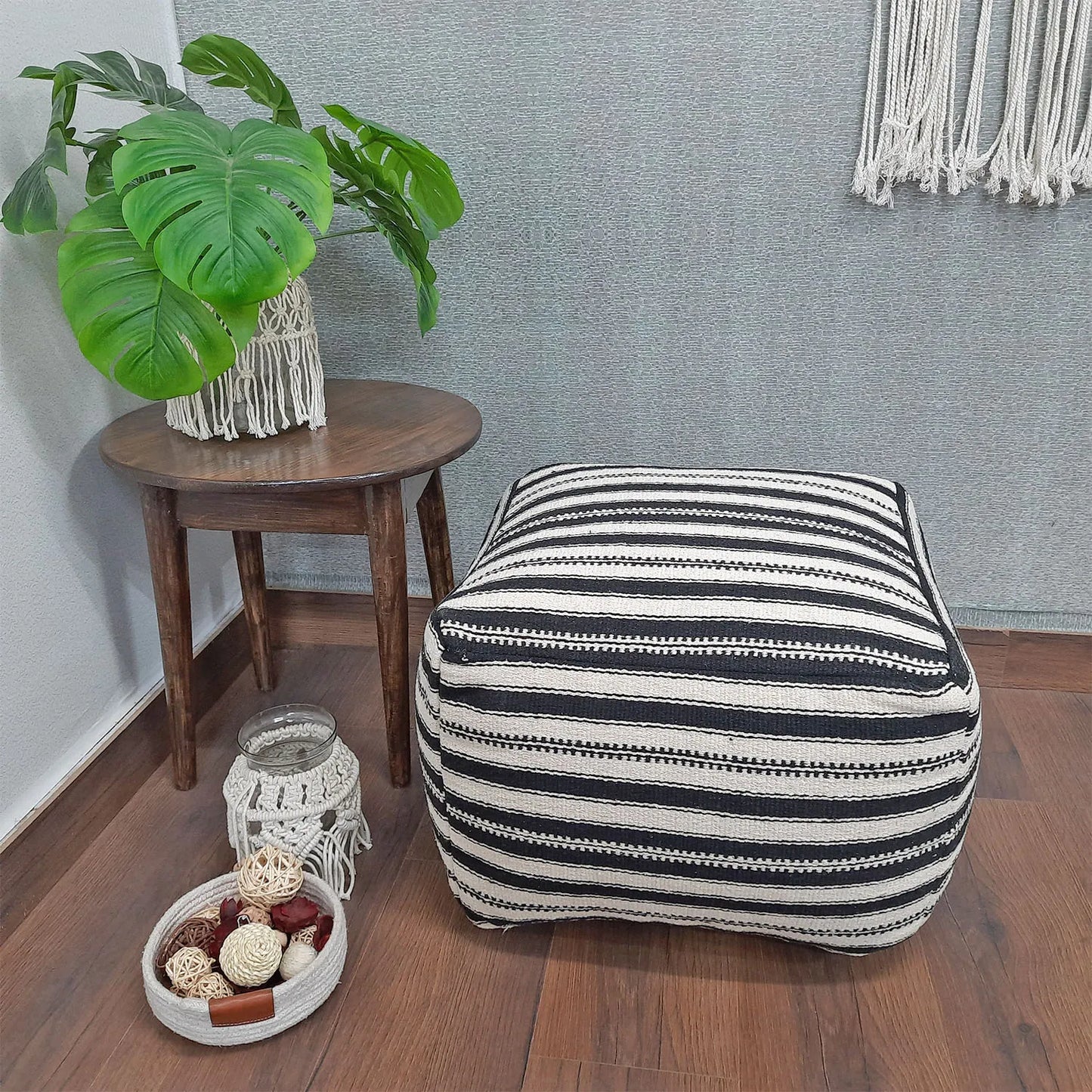 Avioni Home Boho Collection – Boho Pouf Dhurrie Covered – Black & White