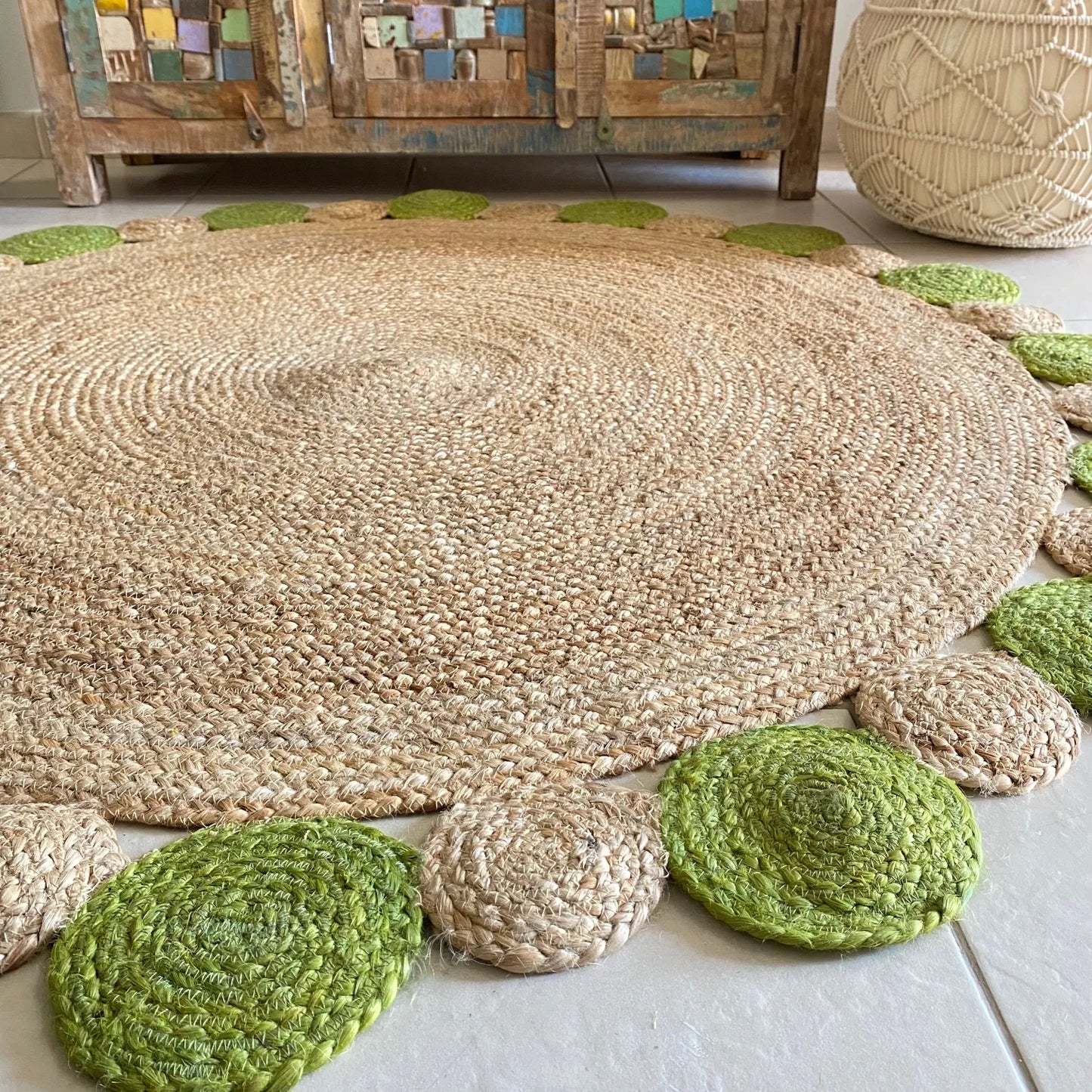 Avioni Home Eco Collection – Handwoven Braided Jute Round Carpet with Green Circle Borders