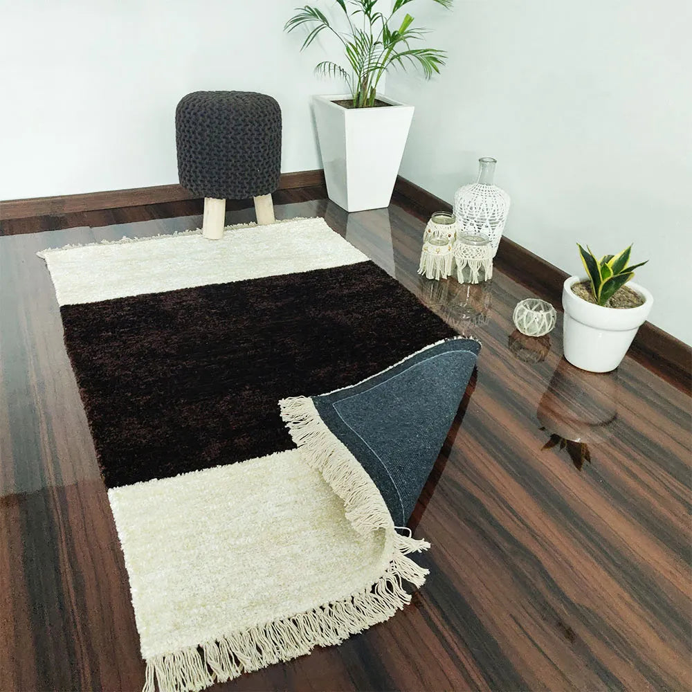 Avioni Home Neo Modern Collection – Luxury Faux Silk Home Carpet – Brown & White