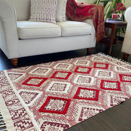 Avioni Home Boho Collection – Cotton Printed & Tufted Dhurrie / Rug – Red Diamonds