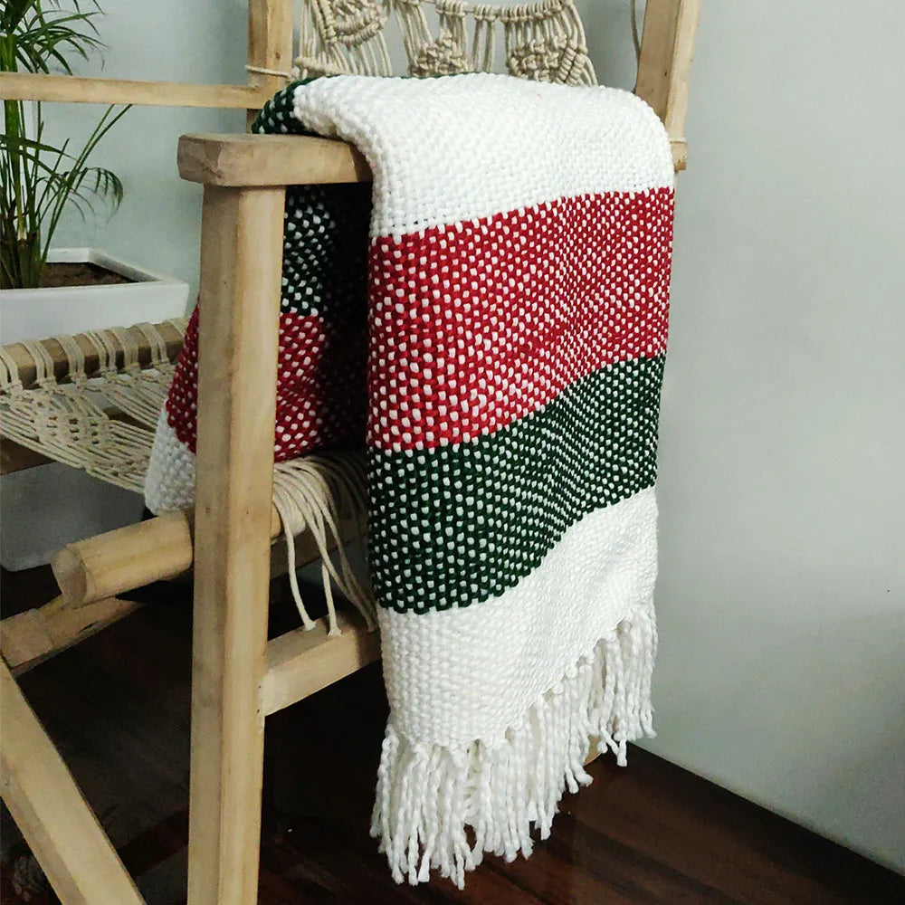 Avioni Home Noor Collection – Sofa Throw / Blanket – Super Soft Acrylic Handloom Weaved – Large Green and Red Stripes – Great for Christmas Time