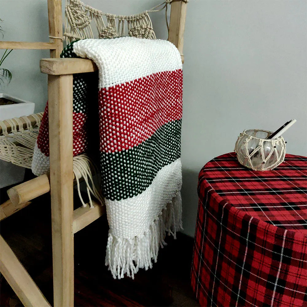 Avioni Home Noor Collection – Sofa Throw / Blanket – Super Soft Acrylic Handloom Weaved – Large Green and Red Stripes – Great for Christmas Time