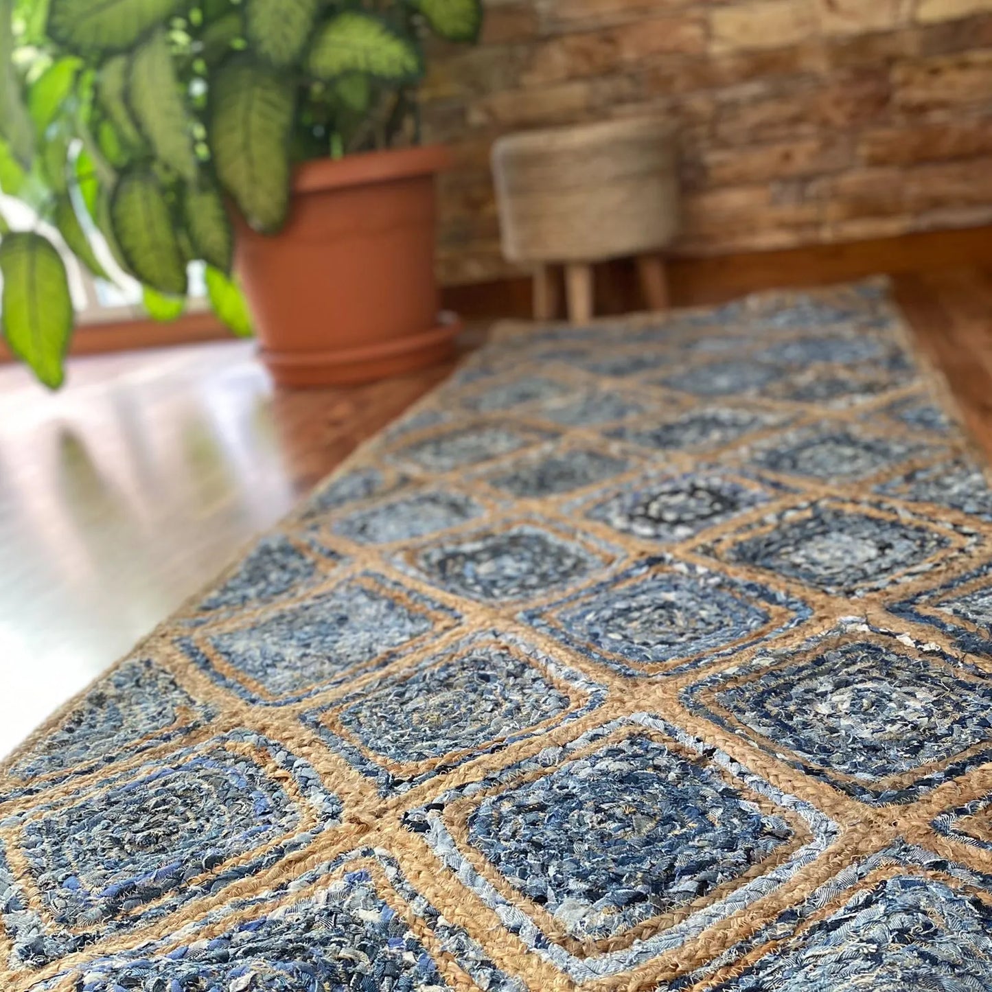 Avioni Home Eco Collection – Handmade Denim / Jeans & Jute Braided Rugs – Blue Diamond Denim Area Carpet